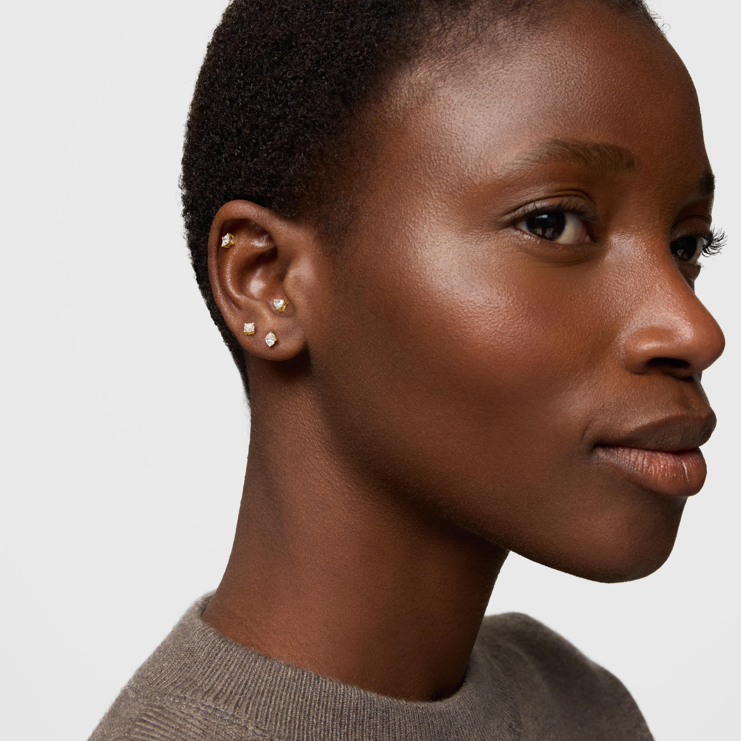 14K solid gold Ear piercing with 0.15ct lab-grown diamond Shine LGD