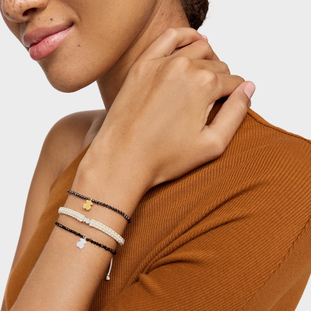 Pulseira el&aacute;stica com hematite e urso com banho de ouro de 18 K sobre prata TOUS Motivos