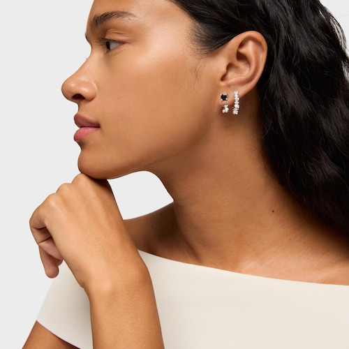 Aretes cortos oso de plata y espinela negra Cachito Mío