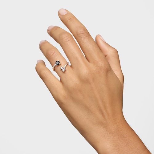 Anillo abierto espiral con oso de plata y espinela negra Cachito Mío