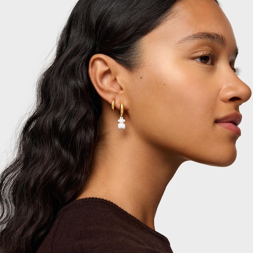 Pendientes de aro con baño de oro 18 kt sobre plata, cerámica blanca y doble oso Bold Bear