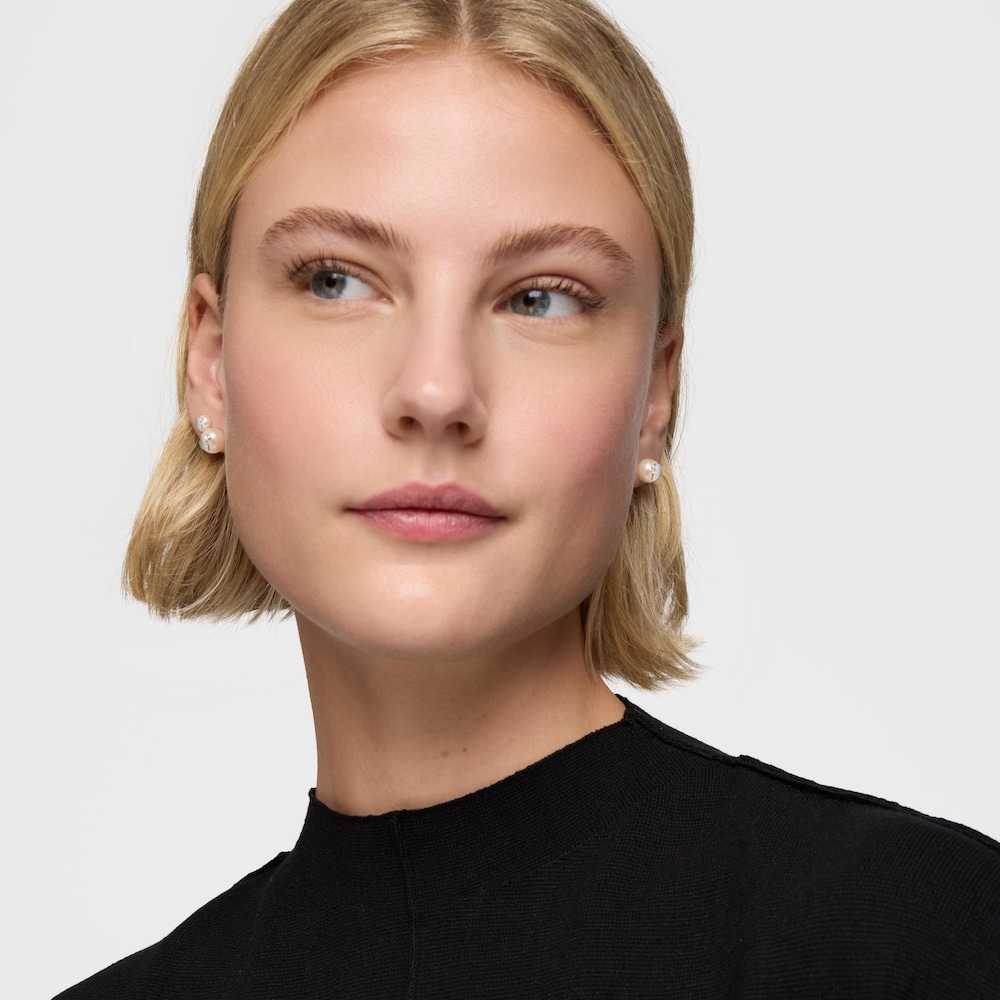 Stř&iacute;brn&eacute; N&aacute;u&scaron;nice o&nbsp;velikosti 8,5&nbsp;mm s&nbsp;uměle vypěstovanou perlou TOUS Icon Pearl