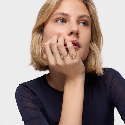 Anel com banho de ouro 18 kt sobre prata e madrepérola Camille