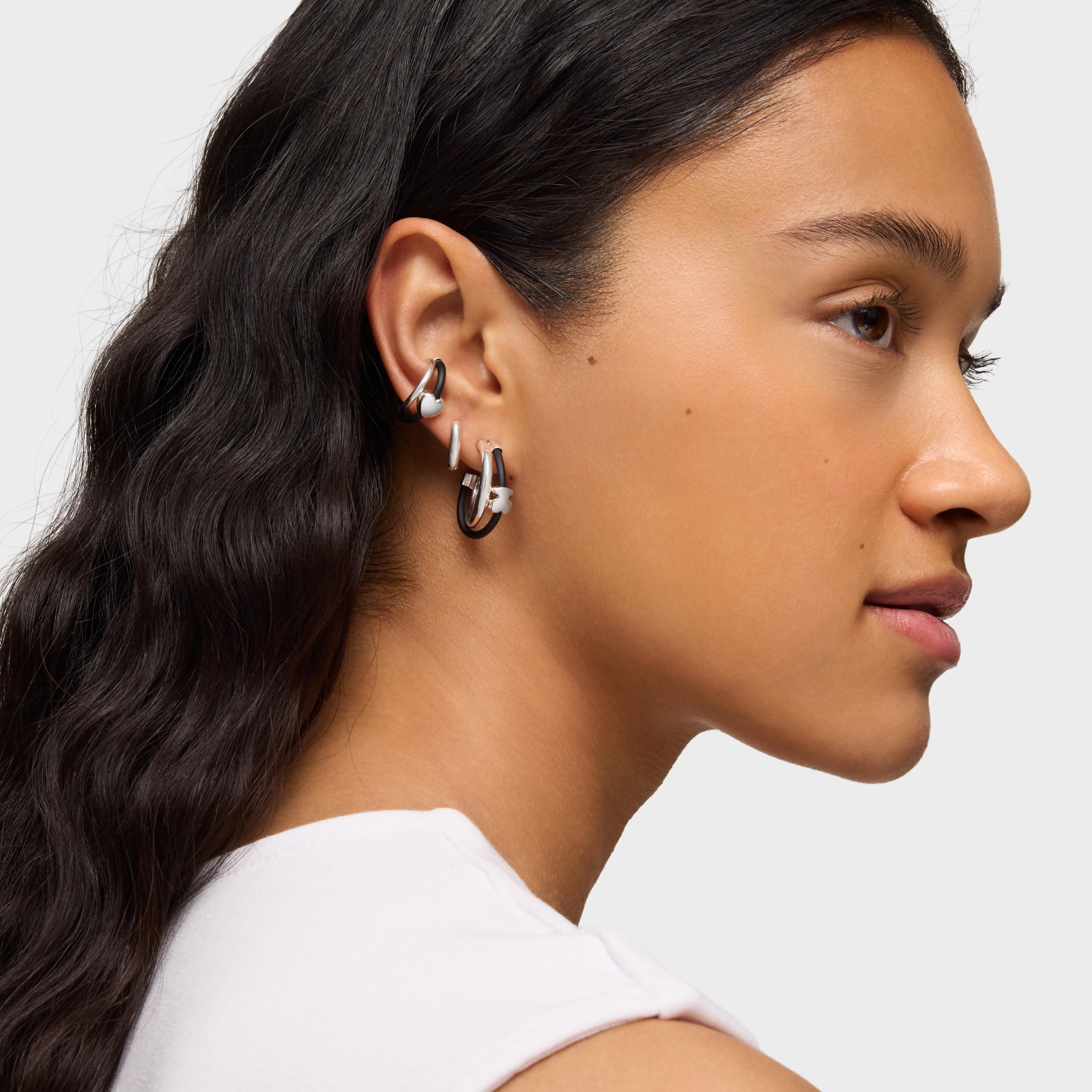 Bear hoop earrings in silver and rubber 24 mm Bold Motif