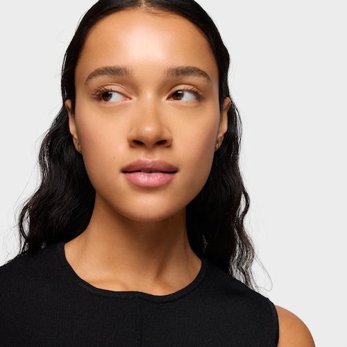 Brincos com banho de ouro 18 kt sobre prata e spinelas Camille