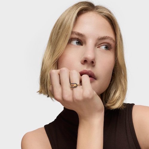 Anel com banho de ouro 18 kt sobre prata e spinelas Camille