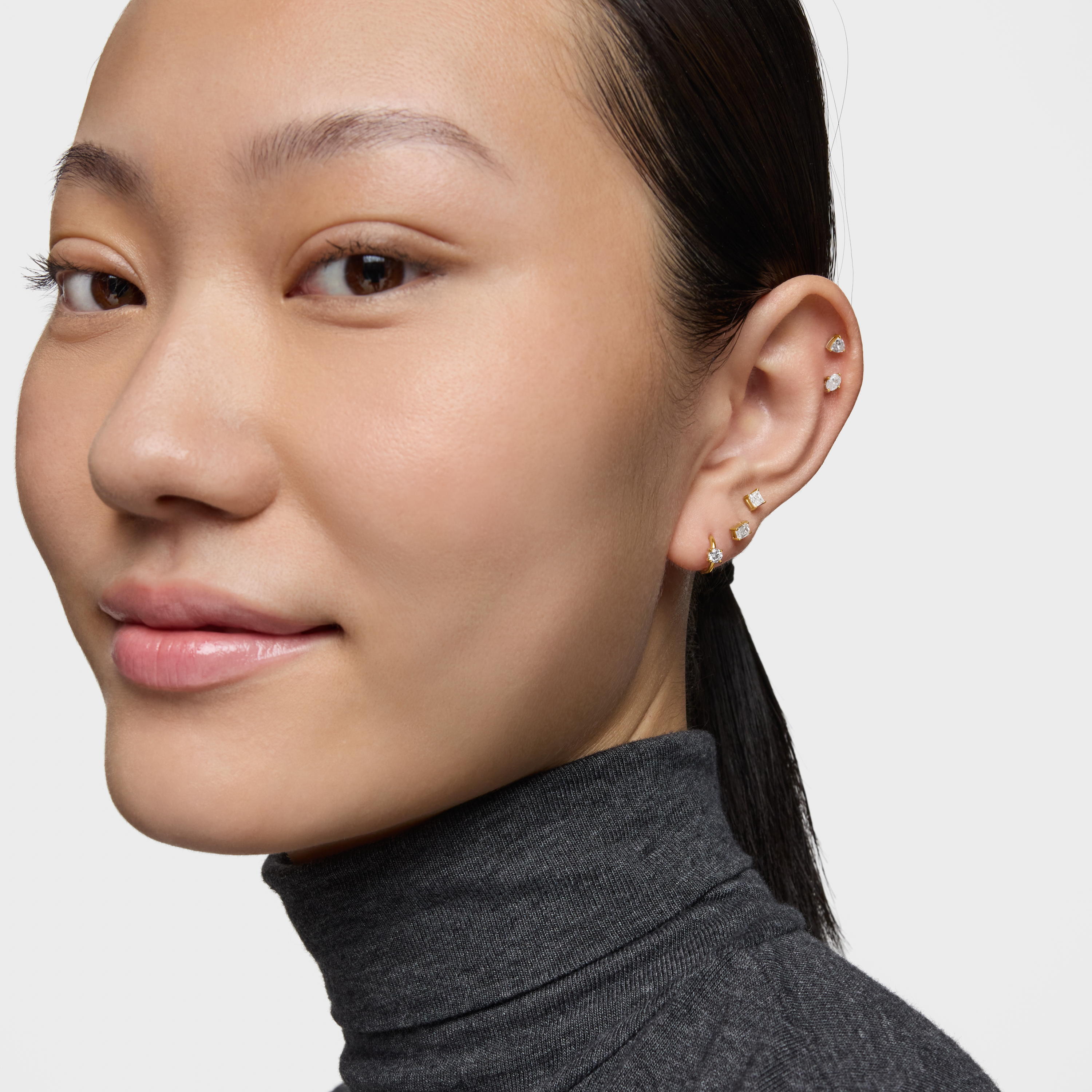 Single 14K solid gold Hoop earring with 0.10ct lab-grown diamond TOUS Shine LGD