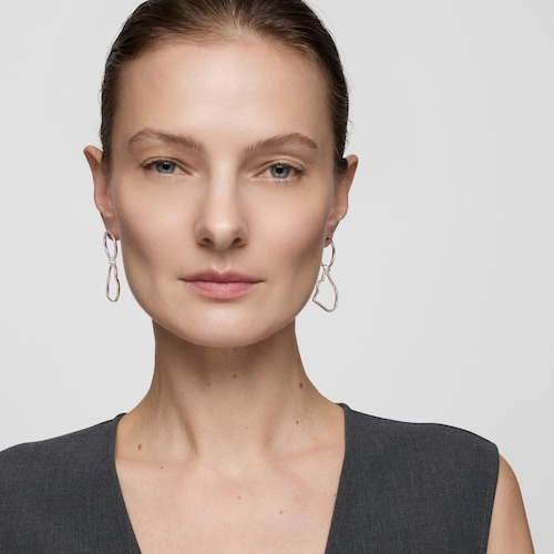 Aretes cortos de plata y motivos Straight