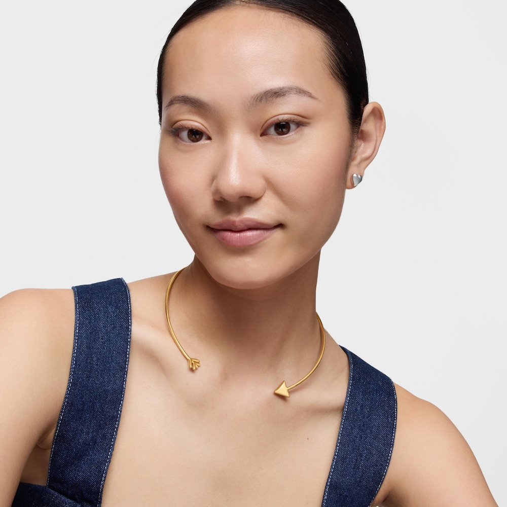 Priliehav&yacute; n&aacute;hrdeln&iacute;k s&nbsp;18&nbsp;kt pozl&aacute;ten&iacute;m na striebre TOUS Flechazo