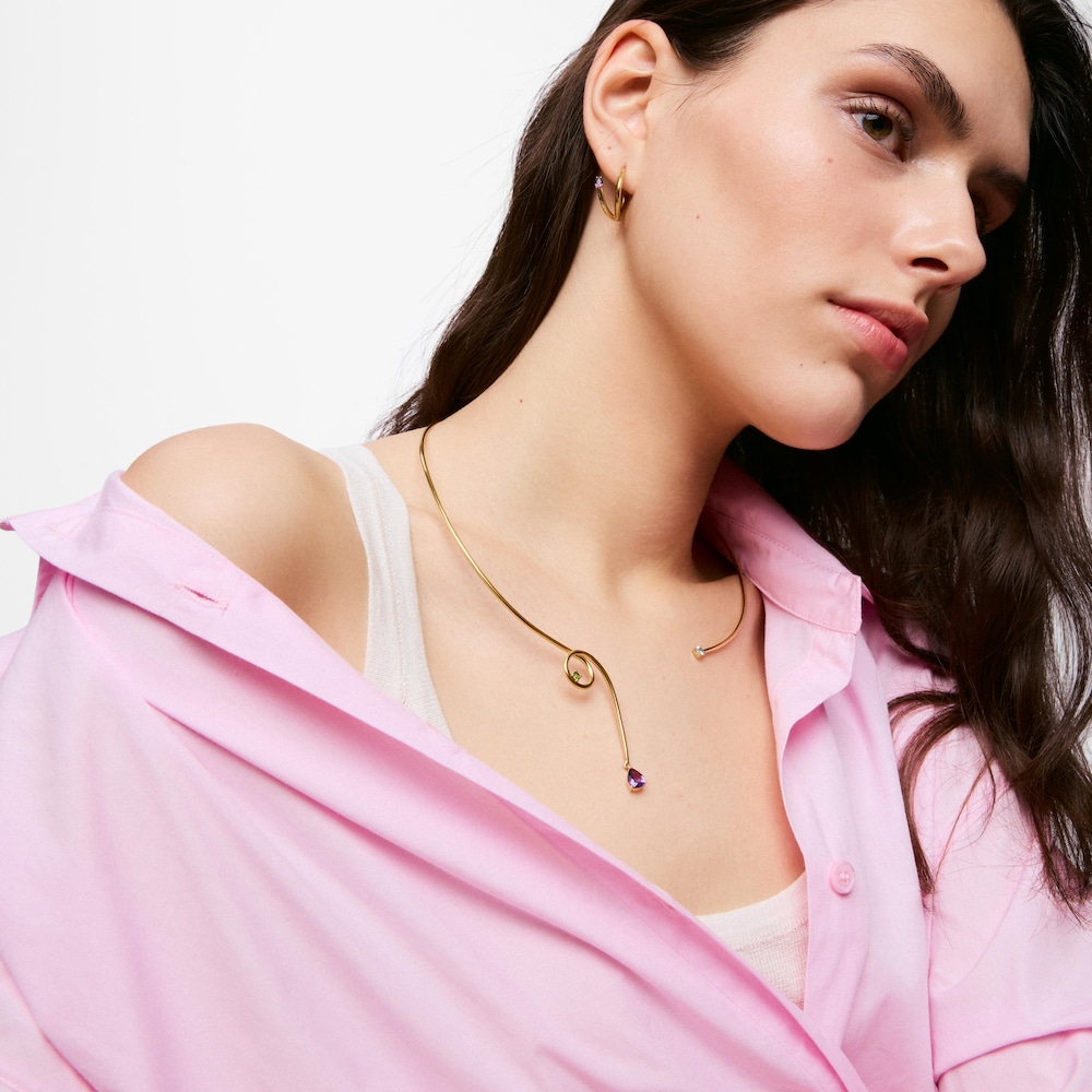 Collar abierto con ba&ntilde;o de oro 18&nbsp;kt sobre plata y gemas Lio 