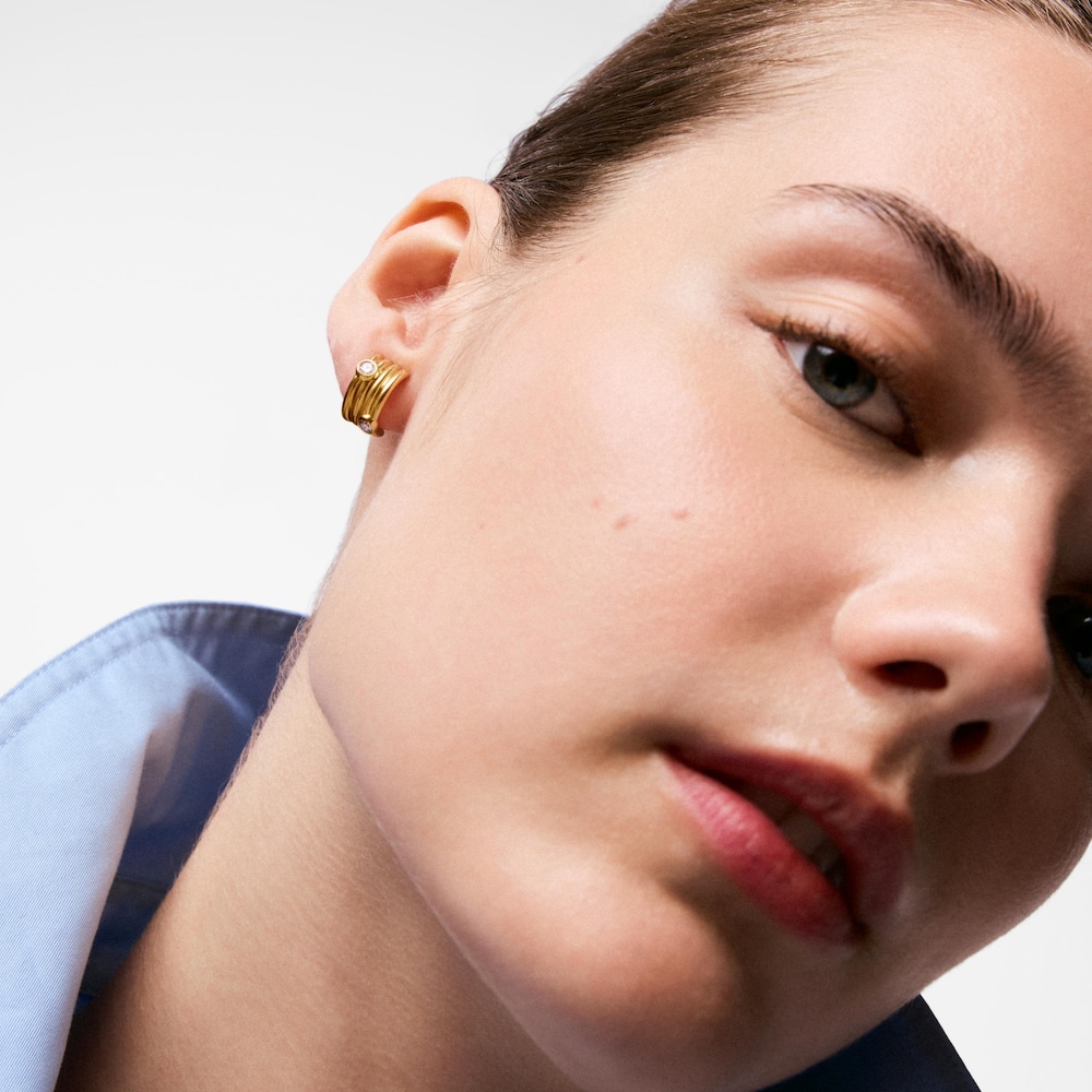 Aretes con ba&ntilde;o de oro 18 kt sobre plata y diamantes creados en laboratorio Straight LGD