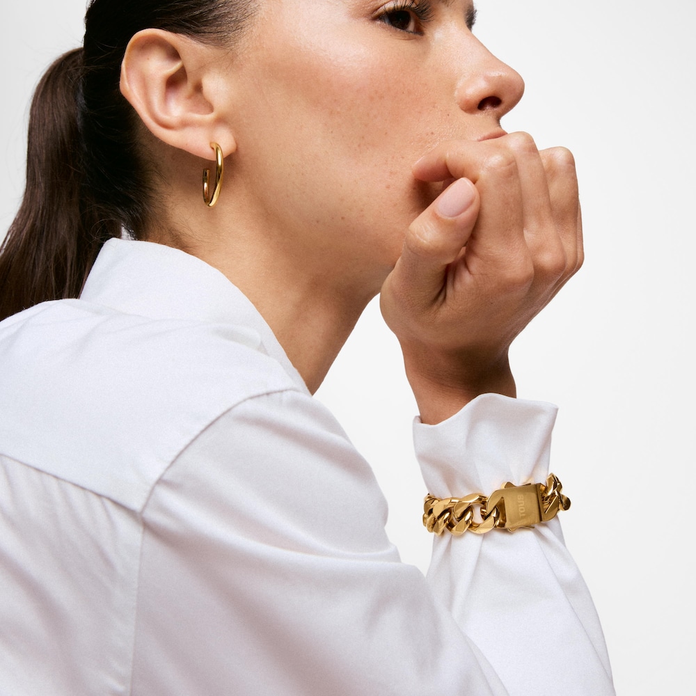 Řet&iacute;zkov&yacute; N&aacute;ramek s&nbsp;ploch&yacute;mi čl&aacute;nky z&nbsp;oceli ve zlat&eacute; barvě TOUS Basics