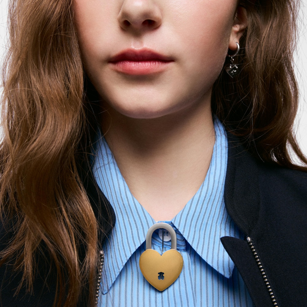 Bro&scaron;ňa s mot&iacute;vom srdca z&nbsp;dvojfarebnej ocele TOUS Charming