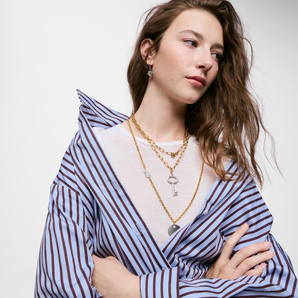 Dlh&yacute; retiazkov&yacute; N&aacute;hrdeln&iacute;k s&nbsp;pr&iacute;veskom kľ&uacute;ča z&nbsp;dvojfarebnej ocele TOUS Charming