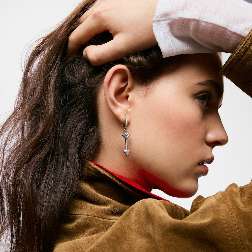 Obručov&eacute; n&aacute;u&scaron;nice s&nbsp;mot&iacute;vom &scaron;&iacute;pky z&nbsp;ocele s&nbsp;kultivovanou perlou TOUS Charming