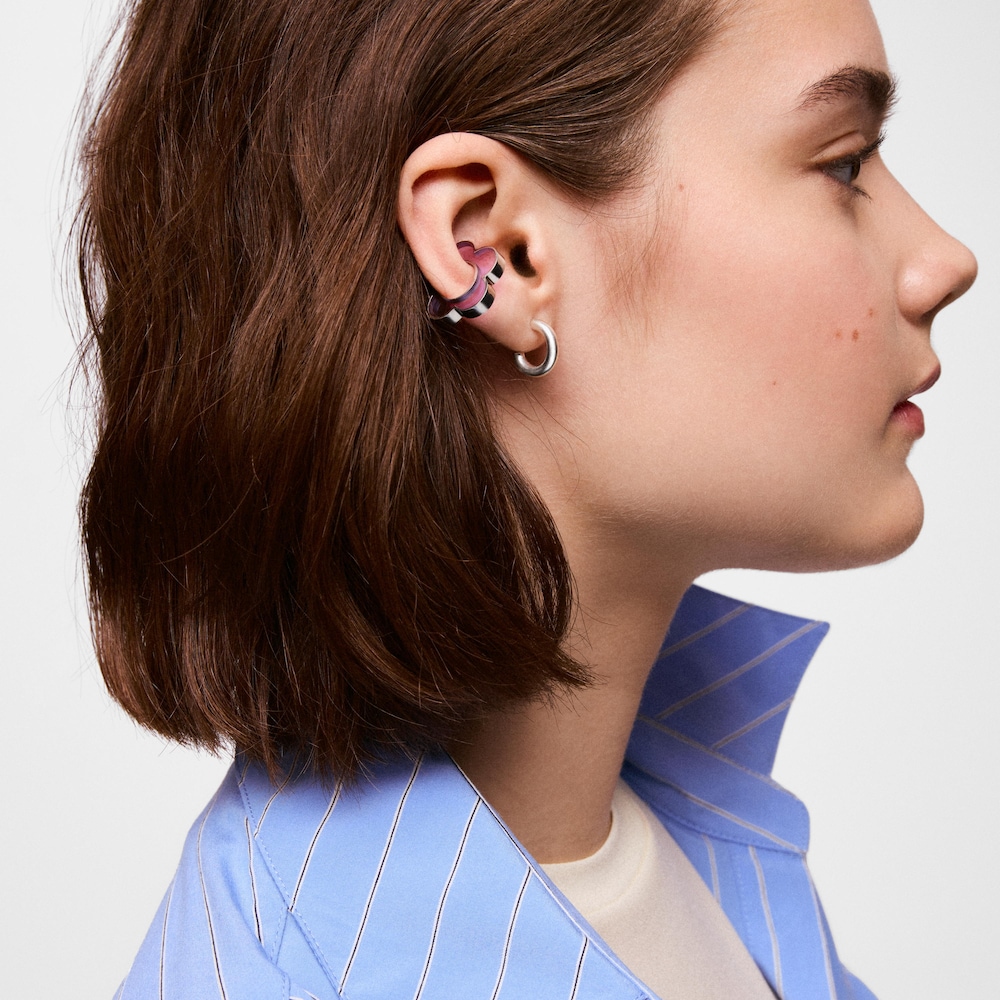 Earcuff flor de acero y resina lila Galaxy