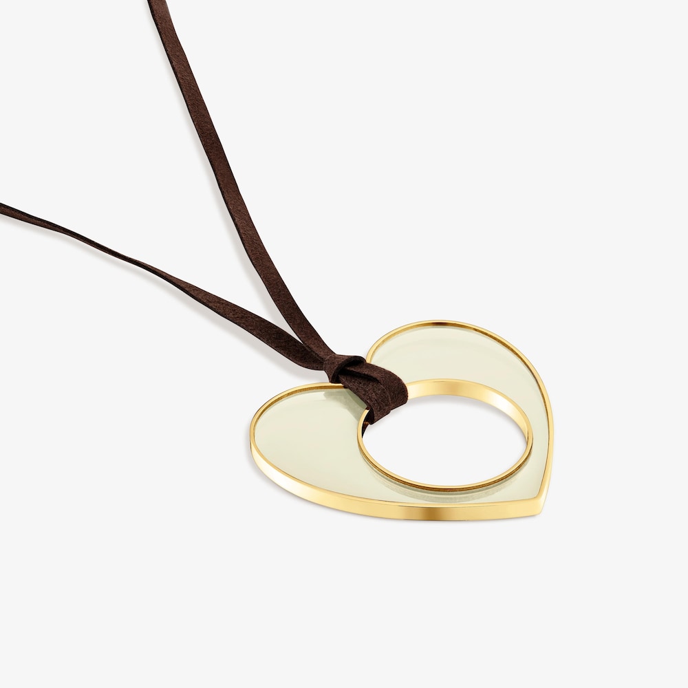 &Kappa;&omicron;&lambda;&iota;έ &kappa;&alpha;&rho;&delta;&iota;ά &alpha;&pi;ό &alpha;&tau;&sigma;ά&lambda;&iota; &sigma;&epsilon; &chi;&rho;&upsilon;&sigma;ό &chi;&rho;ώ&mu;&alpha;, &lambda;&epsilon;&upsilon;&kappa;ή &rho;&eta;&tau;ί&nu;&eta; &kappa;&alpha;&iota; &mu;&alpha;ύ&rho;&omicron; &kappa;&omicron;&rho;&delta;ό&nu;&iota; TOUS Galaxy