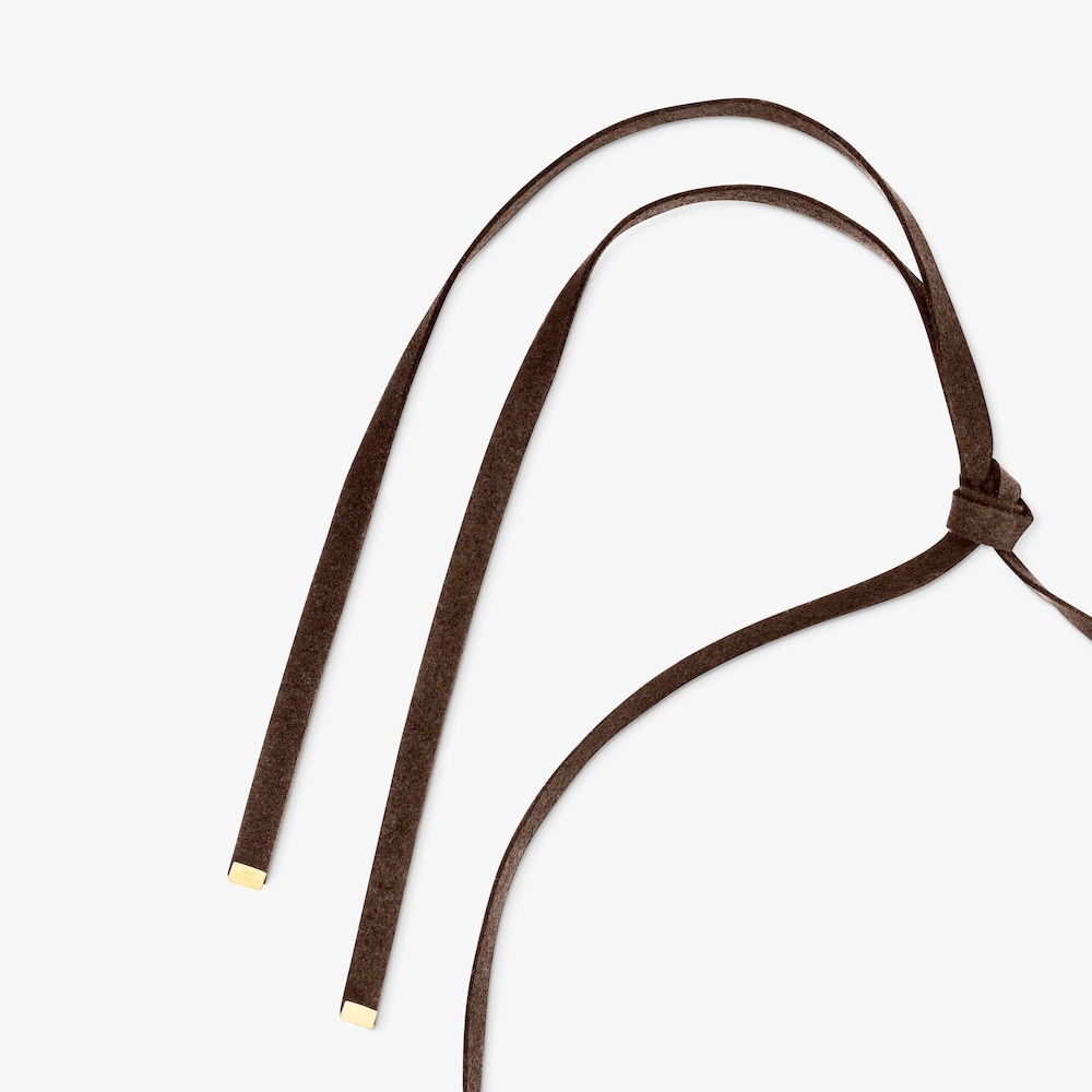 &Kappa;&omicron;&lambda;&iota;έ &kappa;&alpha;&rho;&delta;&iota;ά &alpha;&pi;ό &alpha;&tau;&sigma;ά&lambda;&iota; &sigma;&epsilon; &chi;&rho;&upsilon;&sigma;ό &chi;&rho;ώ&mu;&alpha;, &lambda;&epsilon;&upsilon;&kappa;ή &rho;&eta;&tau;ί&nu;&eta; &kappa;&alpha;&iota; &mu;&alpha;ύ&rho;&omicron; &kappa;&omicron;&rho;&delta;ό&nu;&iota; TOUS Galaxy