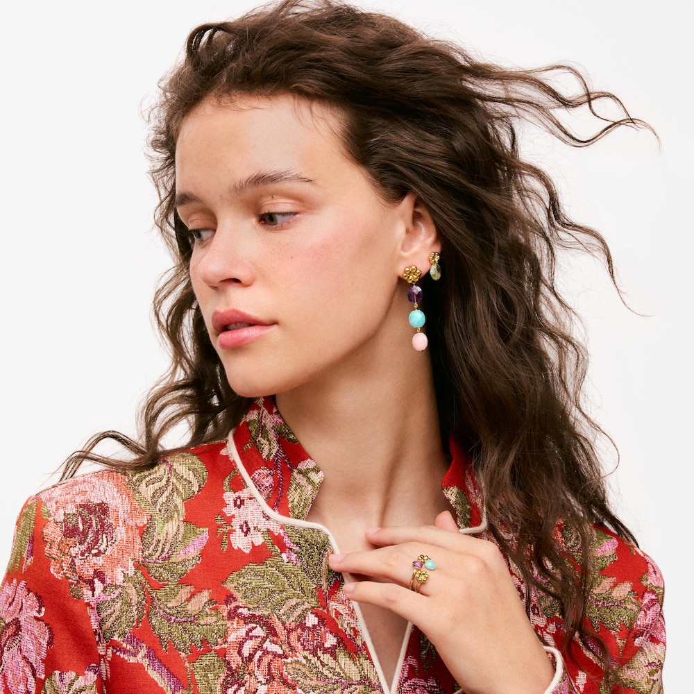 Pendientes largos con ba&ntilde;o de oro 18 kt sobre plata y gemas Bold Motif