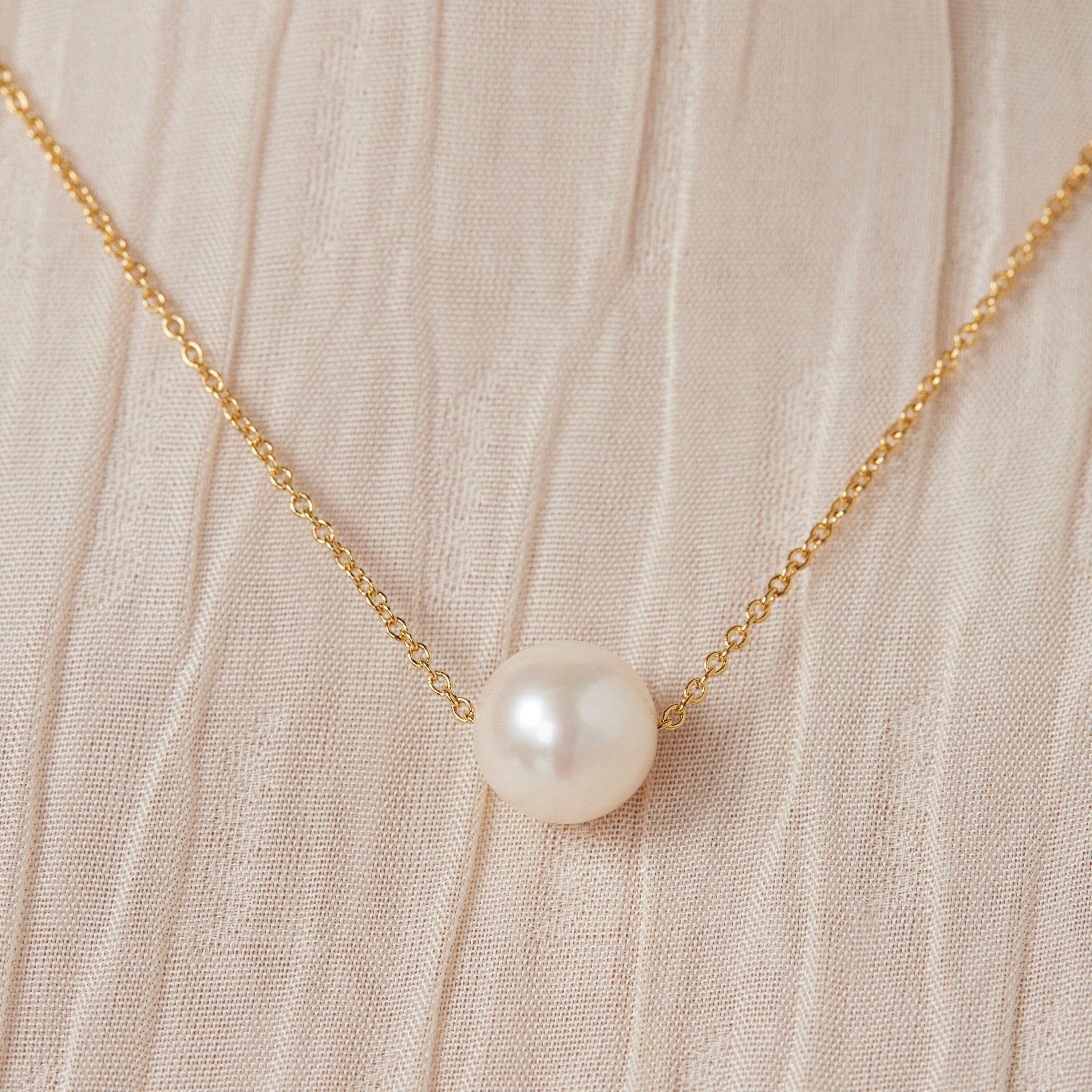 Collar con baño de oro 18 kt sobre plata y perla Gloss
