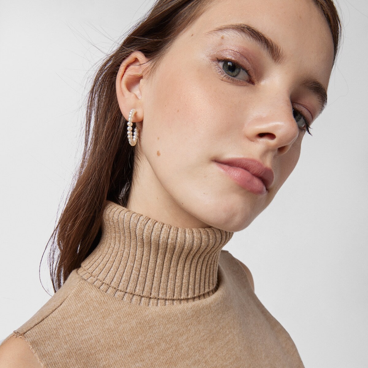 Small Gloss hoop Earrings with Pearls