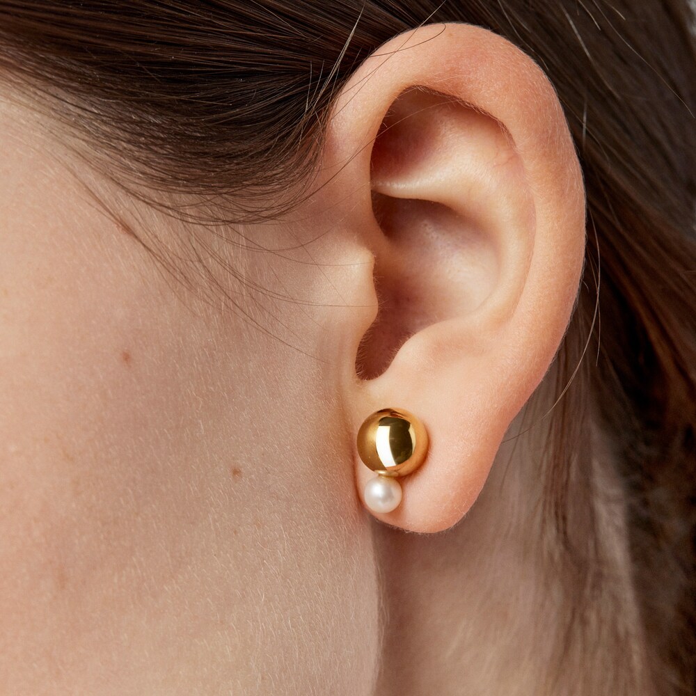 Aretes Gloss con ba&ntilde;o de oro 18 kt sobre plata y perla peque&ntilde;a