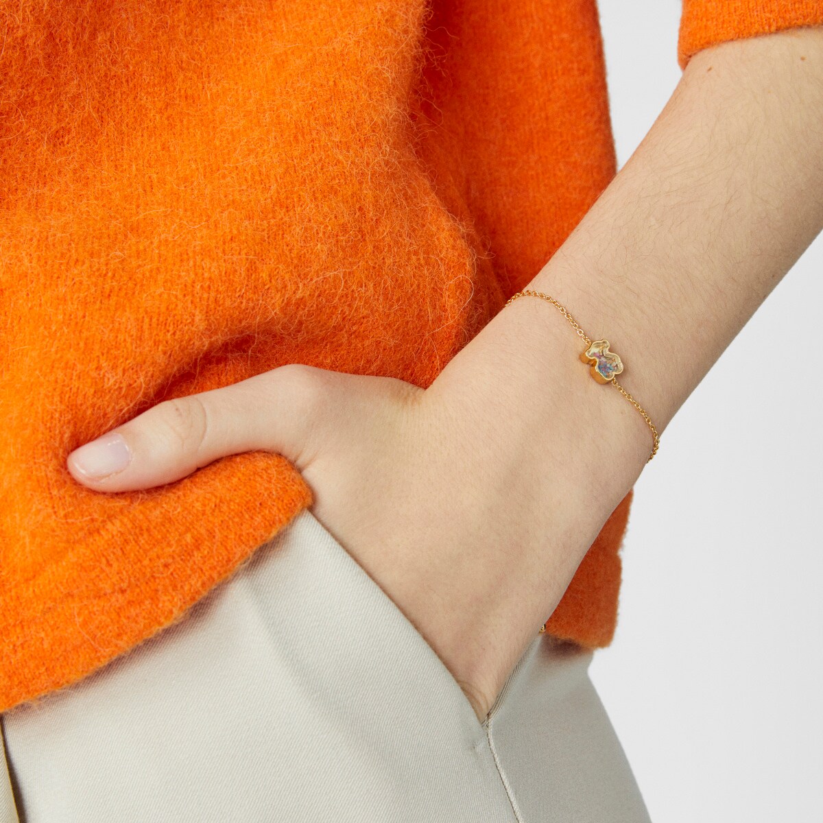 Pulsera con baño de oro 18 kt sobre plata y multi gemas Areia