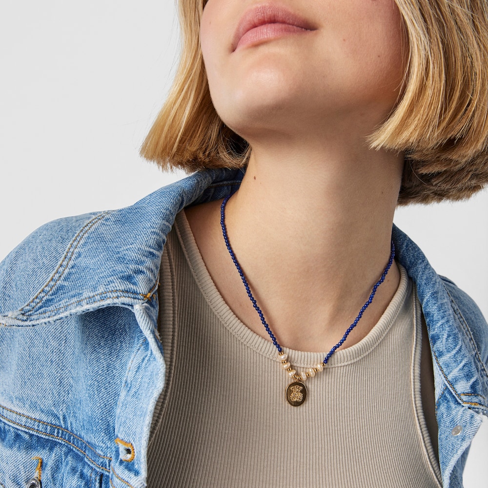 Collar camafeo con ba&ntilde;o de oro 18 kt sobre plata, lapislazuli y perlas Oceaan