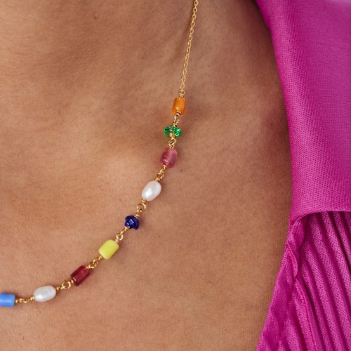 Collar Oceaan con baño de oro 18 kt sobre plata, perlas y glass multicolor