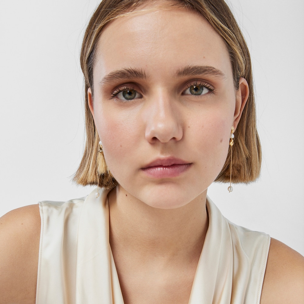 Aretes largos Oceaan conchas de oro y perlas