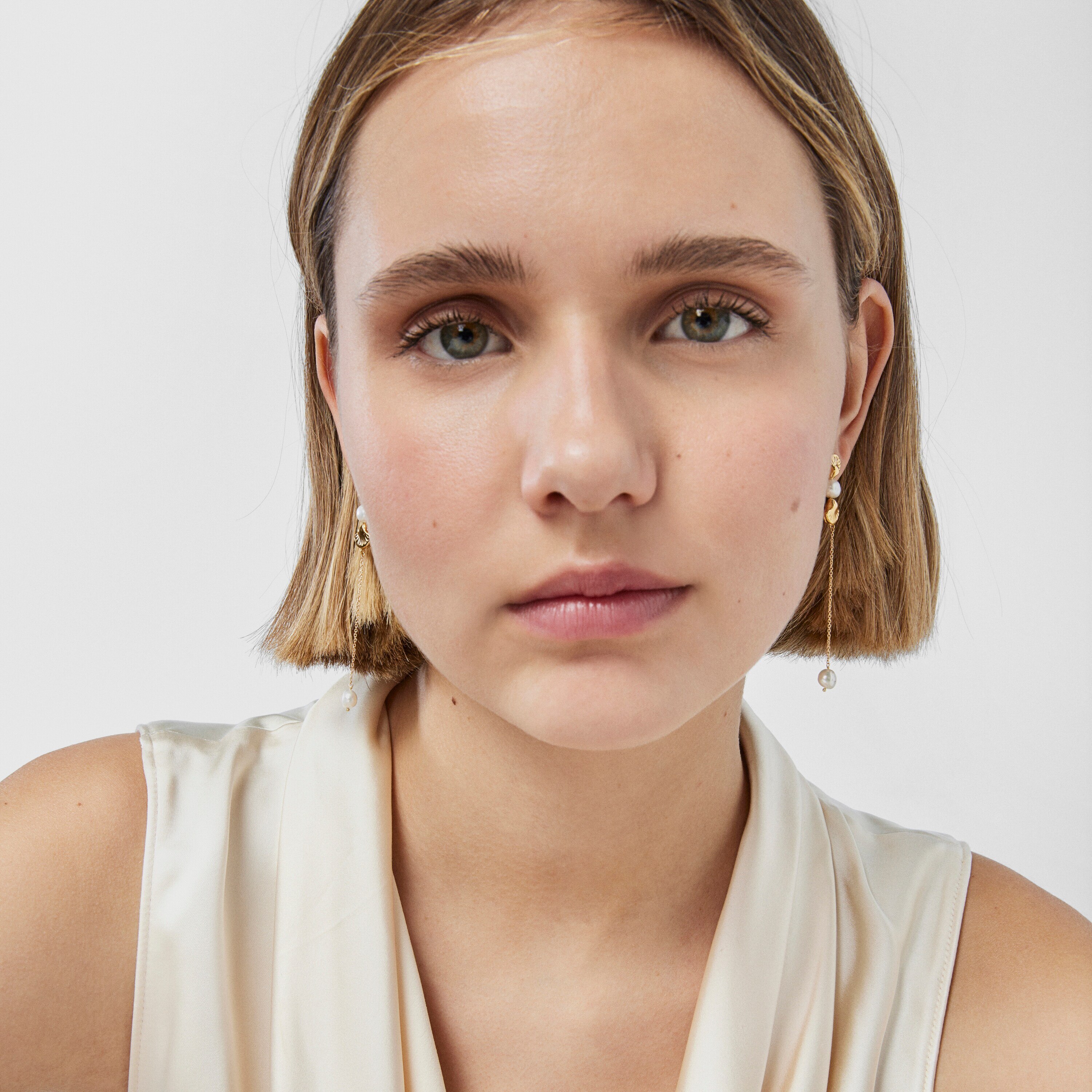 Pendientes largos conchas de oro y perlas Oceaan