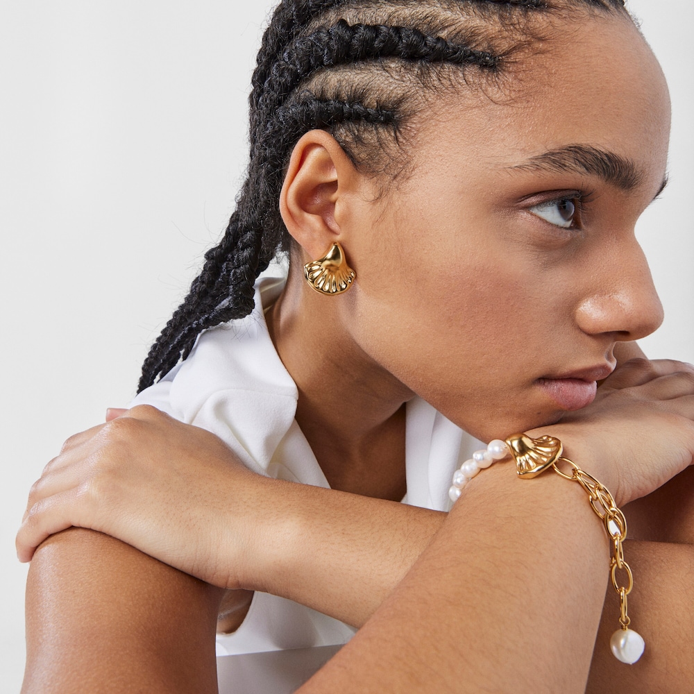 Pendientes concha con ba&ntilde;o de oro 18 kt sobre plata Oceaan