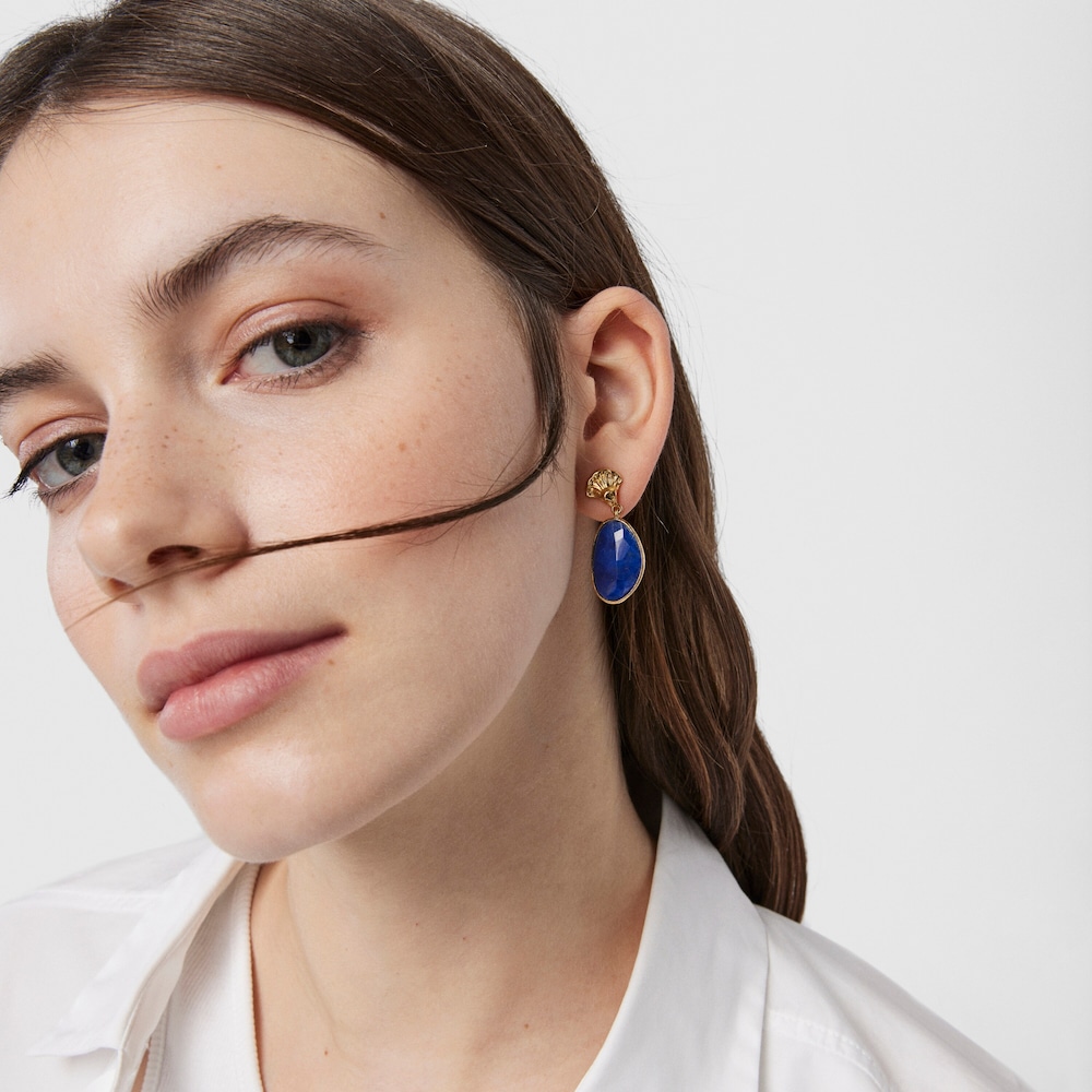 Aretes con ba&ntilde;o de oro 18 kt sobre plata y lapislazuli Oceaan Color
