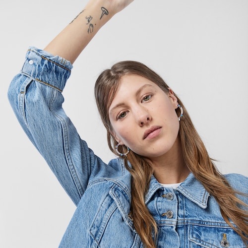 Brincos de argola Oceaan Color em prata com p&eacute;rolas e pedras preciosas