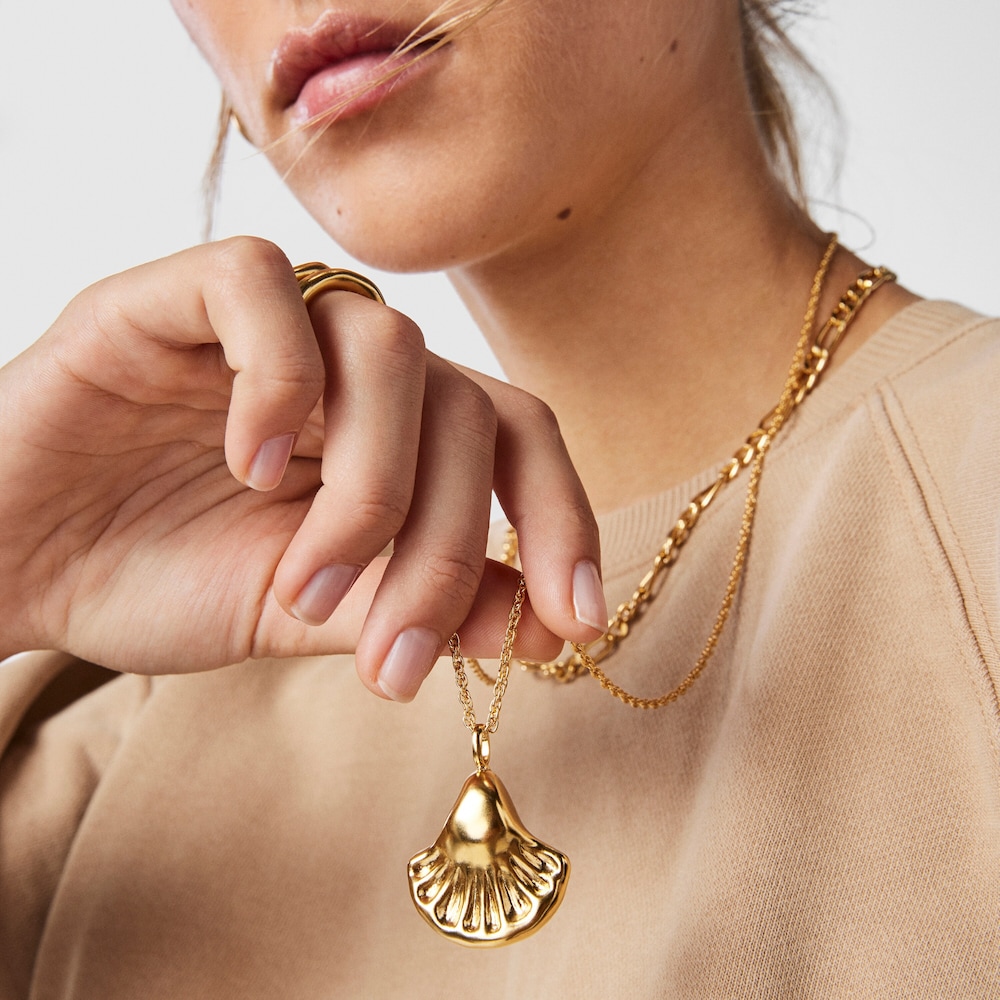 Dije Oceaan concha grande con ba&ntilde;o de oro 18 kt sobre plata