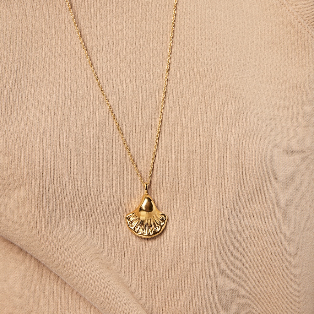 Dije Oceaan concha grande con ba&ntilde;o de oro 18 kt sobre plata