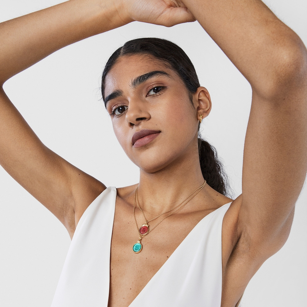 Collar camafeo con ba&ntilde;o de oro 18 kt sobre plata y glass verde Oceaan Color