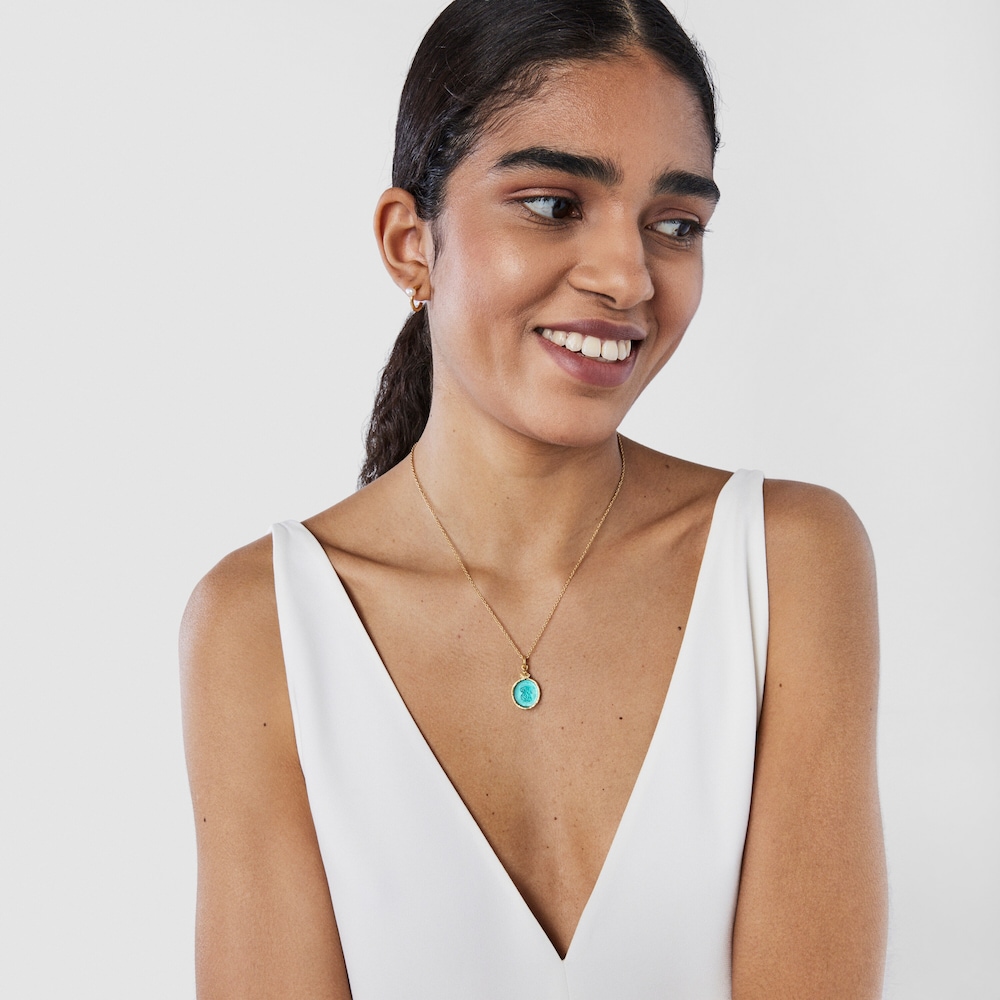 Collar camafeo con ba&ntilde;o de oro 18 kt sobre plata y glass verde Oceaan Color