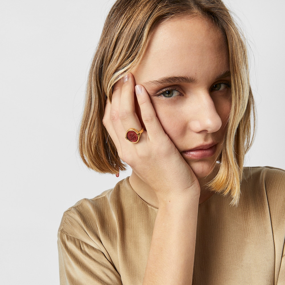 Anillo camafeo con ba&ntilde;o de oro 18 kt sobre plata y glass rosa Oceaan Color