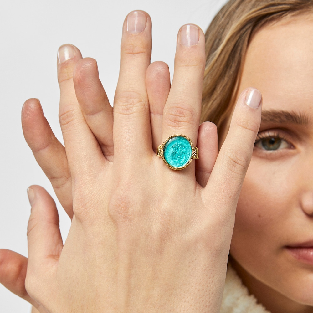 Anillo camafeo con ba&ntilde;o de oro 18 kt sobre plata y glass verde Oceaan Color