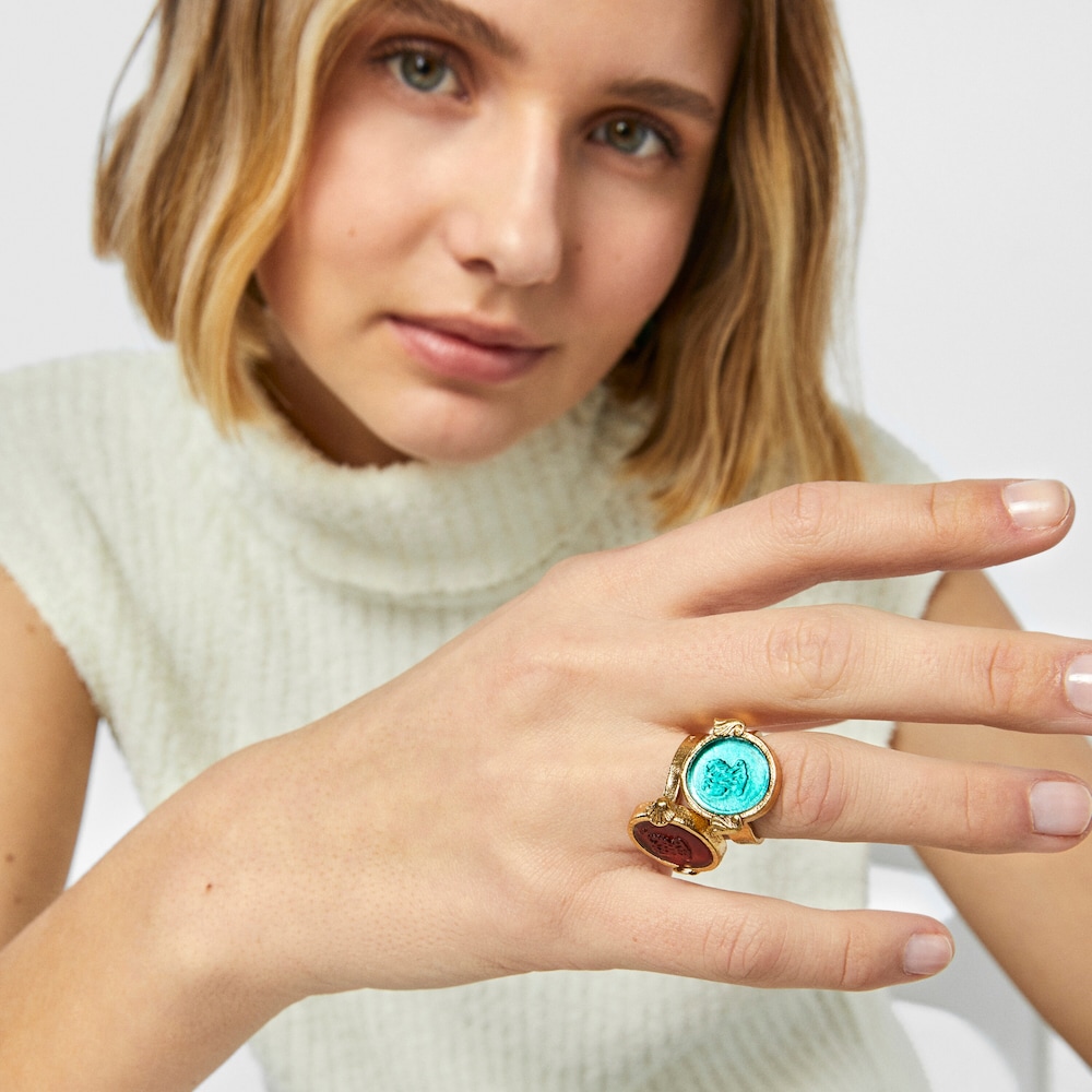 Anillo camafeo con ba&ntilde;o de oro 18 kt sobre plata y glass verde Oceaan Color