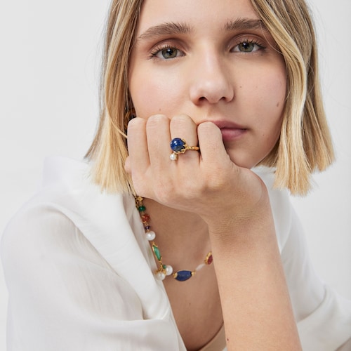 Anillo con ba&ntilde;o de oro 18 kt sobre plata, lapislazuli y perla Oceaan Color