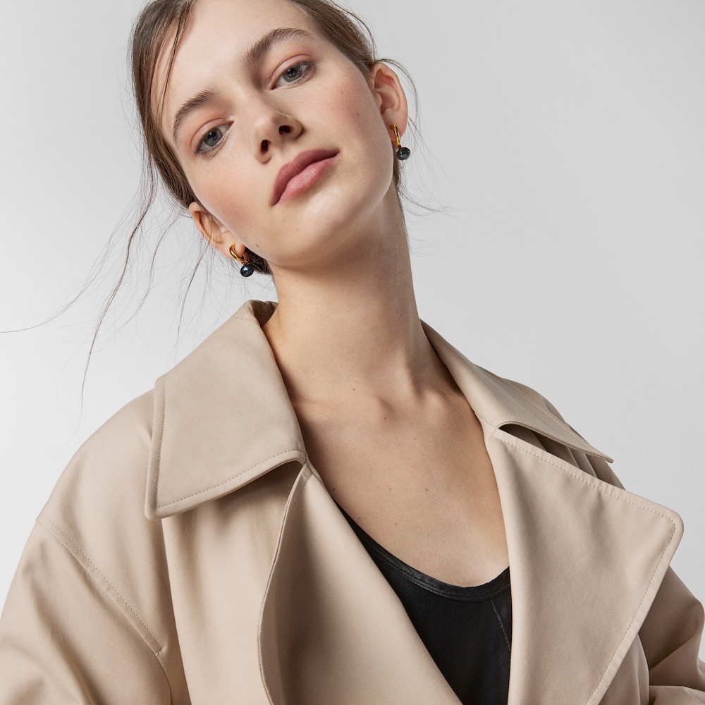 Aretes aro peque&ntilde;o con ba&ntilde;o de oro 18 kt sobre plata y perla gris Hav