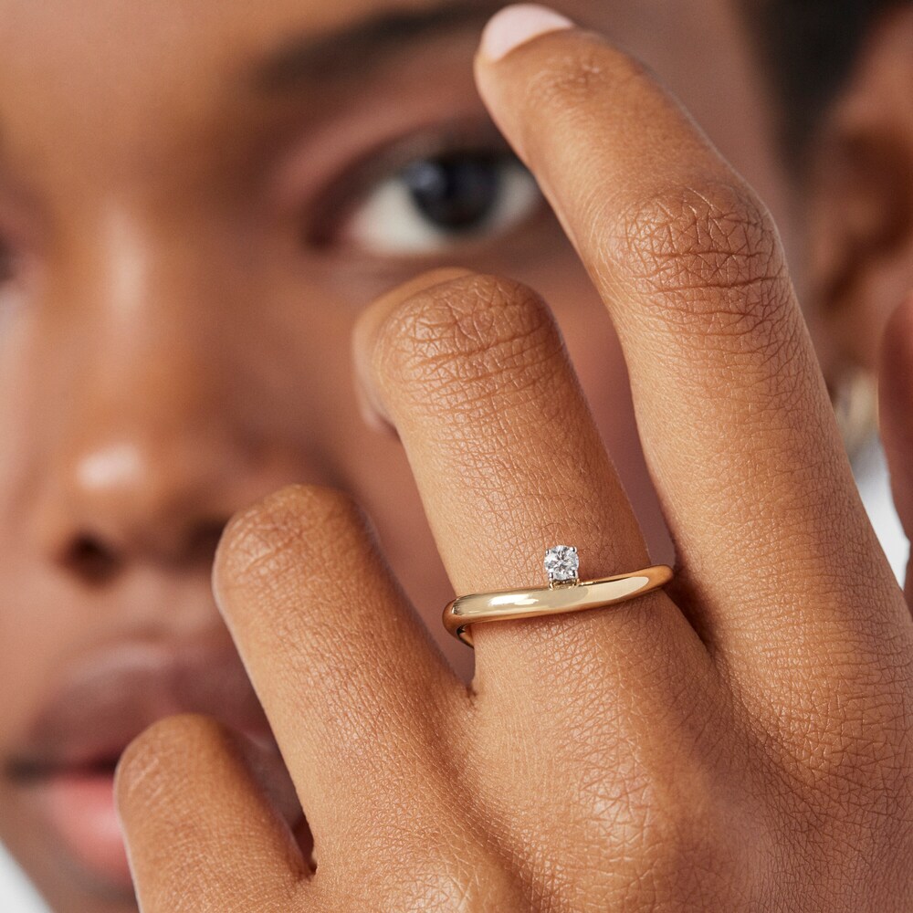 Anillo de oro y diamante Hav