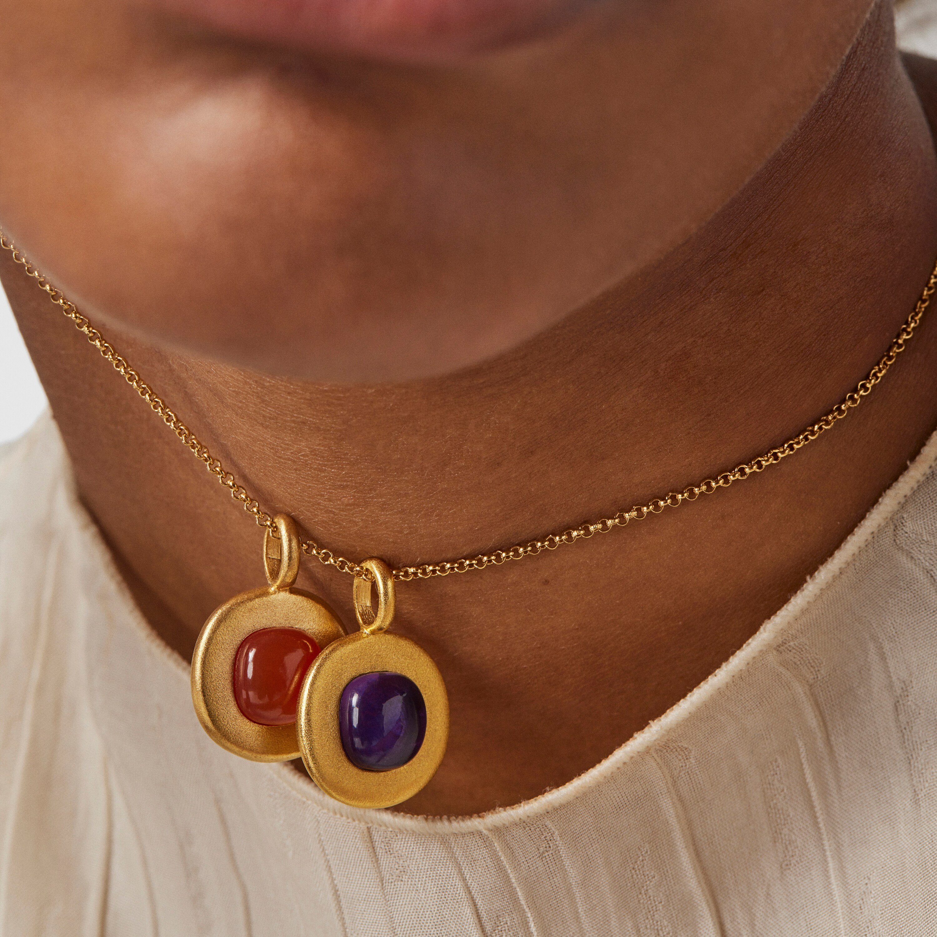 Silver vermeil Nattfall Pendant with carnelian