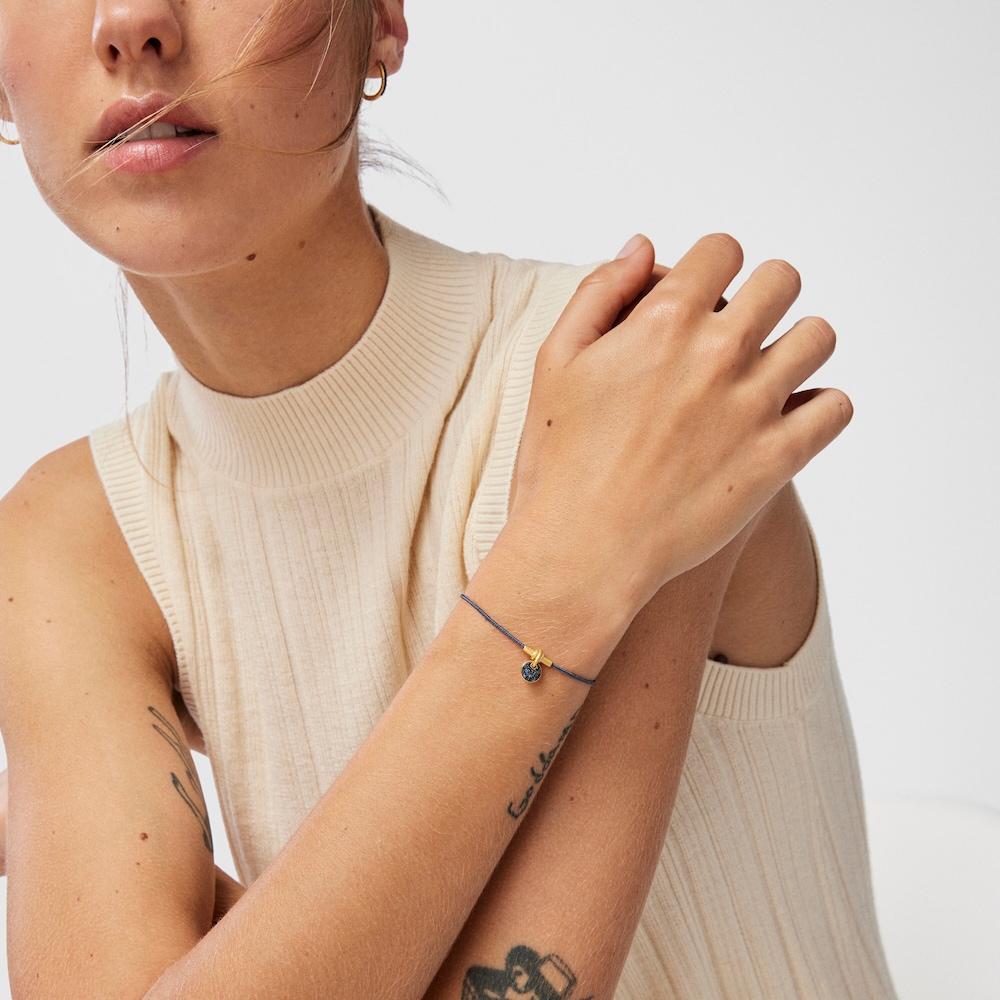 Pulsera de cord&oacute;n luna con ba&ntilde;o de oro 18 kt sobre plata y zafiros Luah