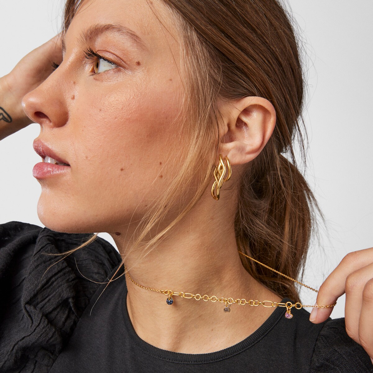 Collar con baño de oro 18 kt sobre plata, zafiros y cuarzo Luah