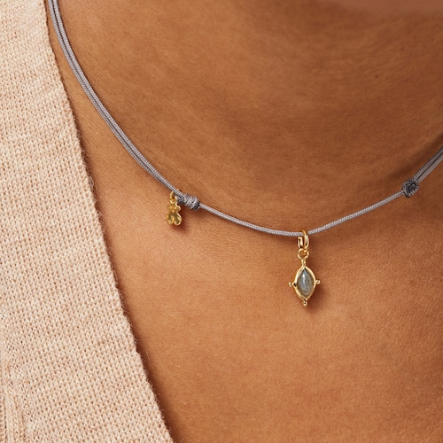 Colar Magic Nature com labradorite e cord&atilde;o cinzento