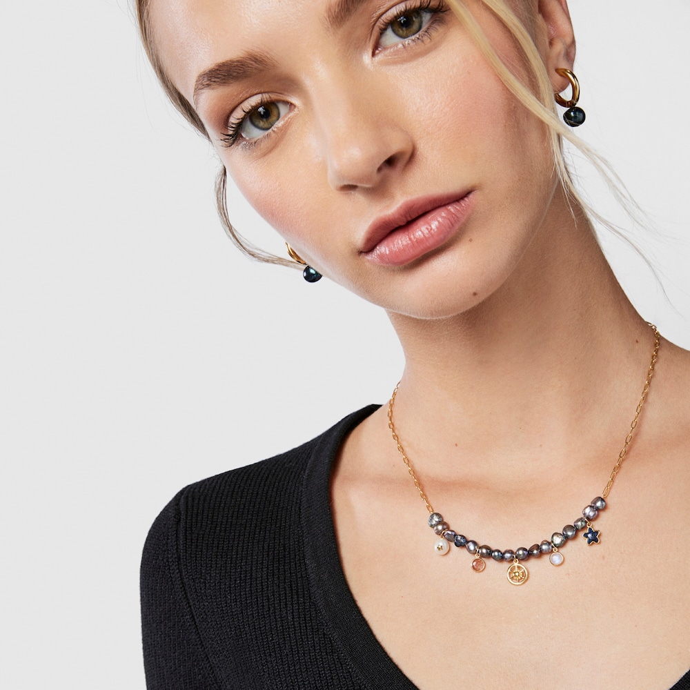 Collar Magic Nature con ba&ntilde;o de oro 18 kt sobre plata, perlas grises y gemas