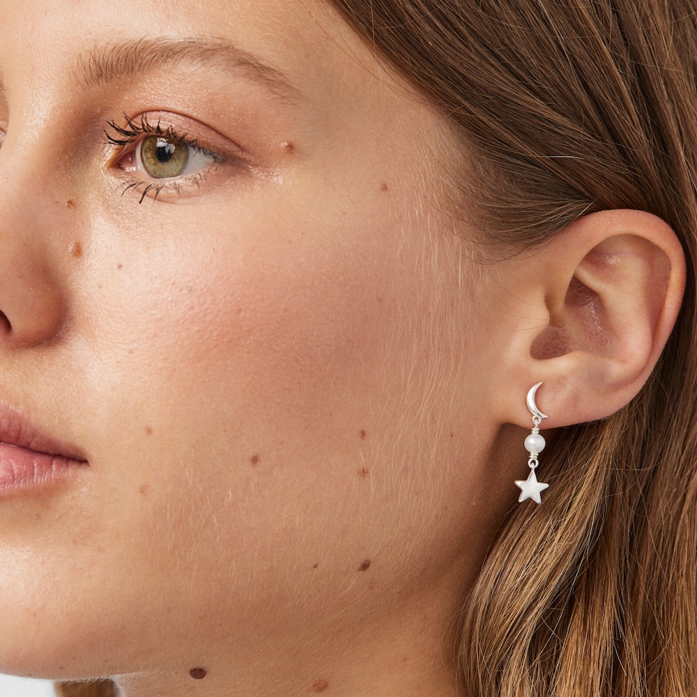 Brincos Magic Nature em prata e p&eacute;rola